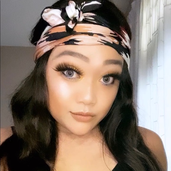 Handbags/shoes/lashes - Picture 2 of 8